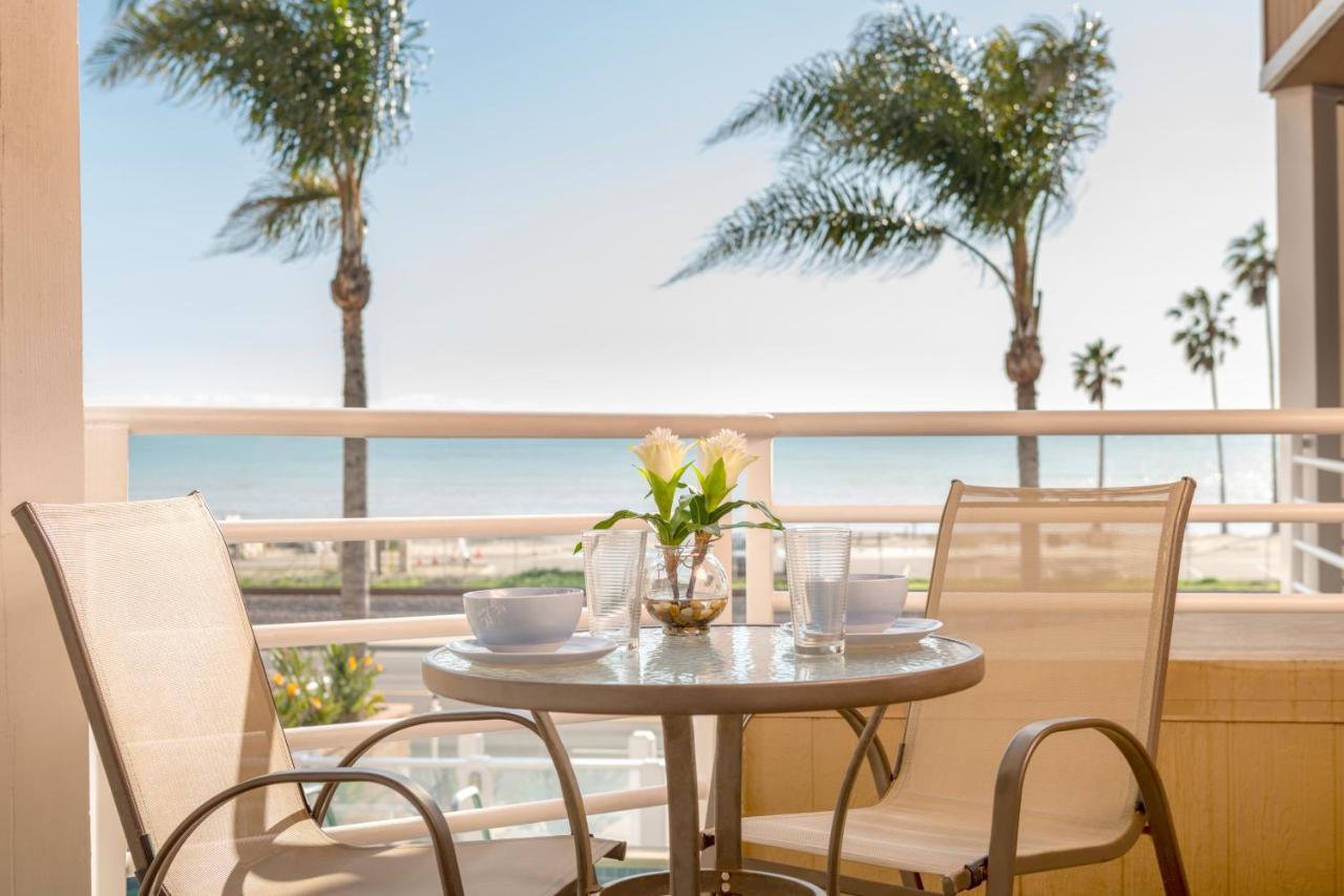 Beachfront Inn And Suites At Дейна Пойнт Екстериор снимка