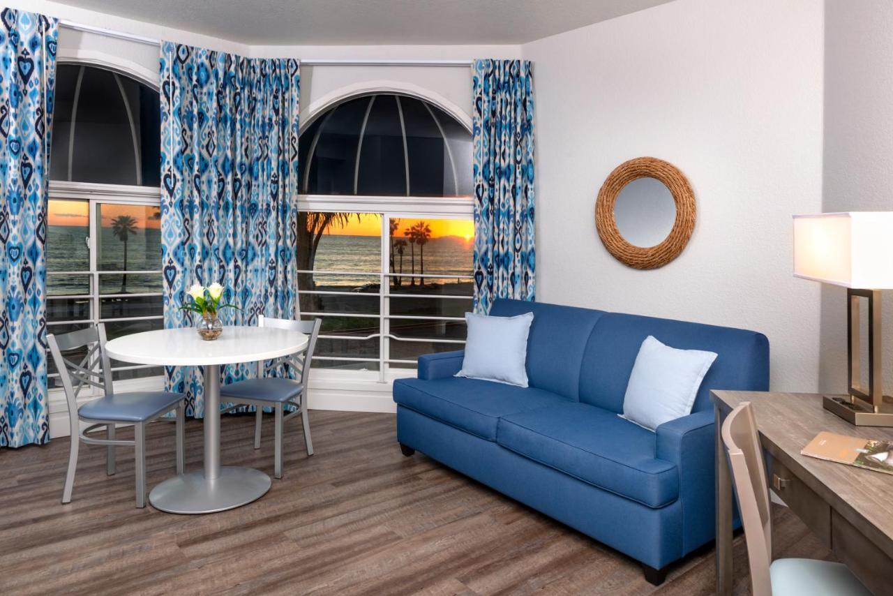 Beachfront Inn And Suites At Дейна Пойнт Екстериор снимка