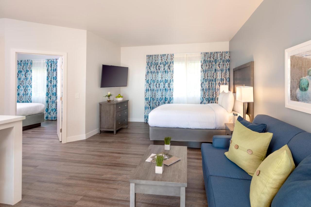 Beachfront Inn And Suites At Дейна Пойнт Екстериор снимка
